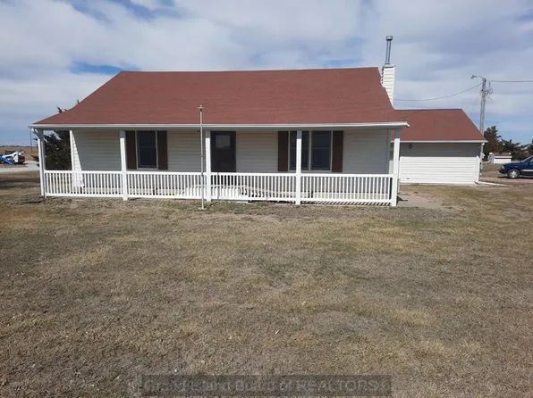 860 W Giltner Rd, Doniphan, NE 68832