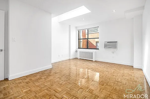 Rented by Mirador Real Estate | media 22