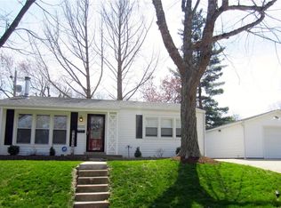 6930 Foxcroft Dr, Saint Louis, MO