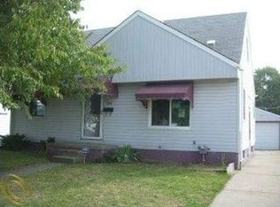 25102 Buick St, Roseville, MI 48066