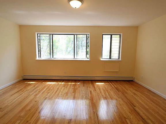 3rd image of 63 Cooper St APT 2B