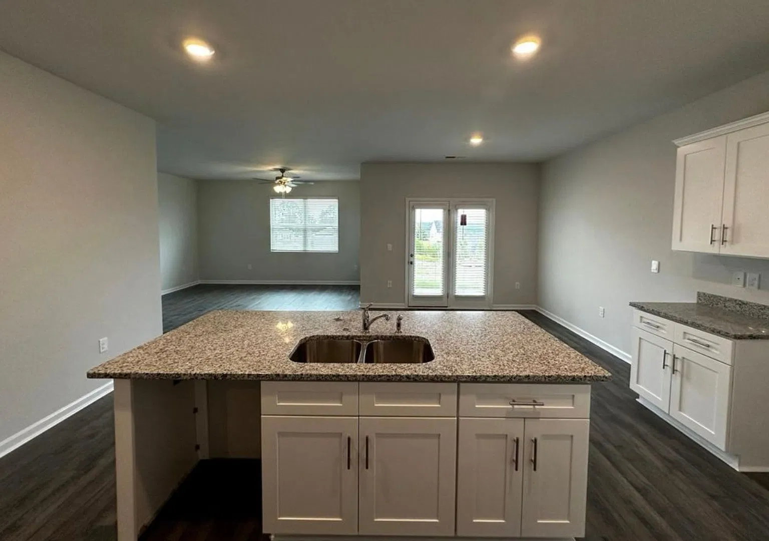 Spacious 4BR House in Grovetown — Photo 3
