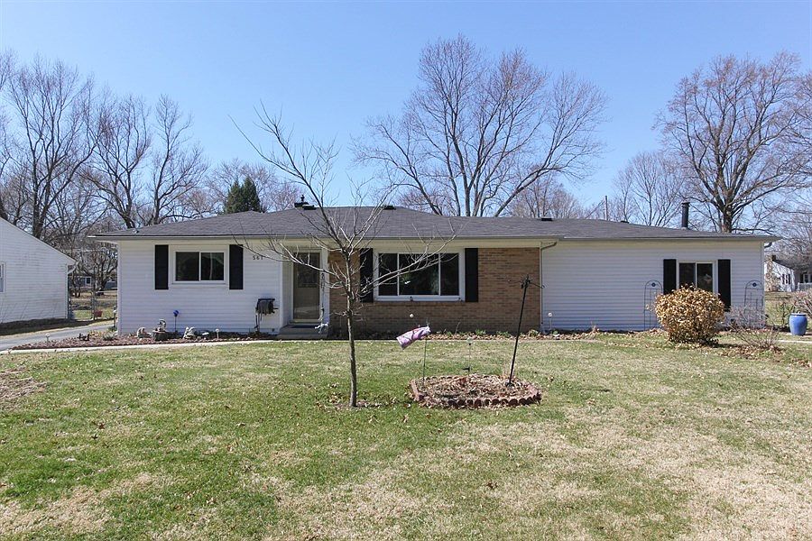 1st image of 561 Lakeview Dr