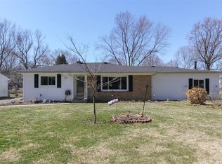 561 Lakeview Dr, Noblesville, IN 46060