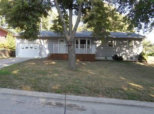 1006 Skyline Dr, Carroll, IA 51401