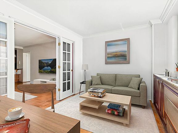 4th image of 139 E 33rd St APT 5B