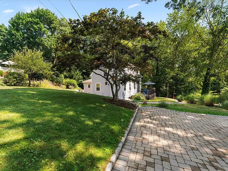 9 Priscilla Ave — Photo 4