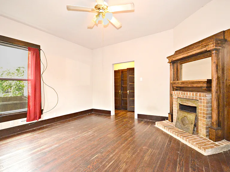 1402 E Chaffin St — Photo 8