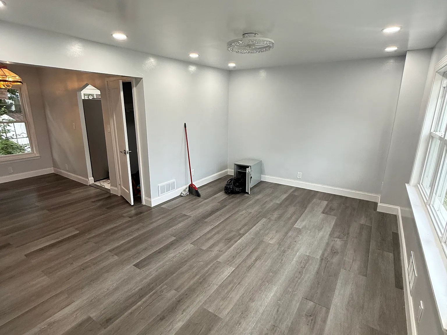 4 bed, 1280 sqft, $4,200 — Photo 4