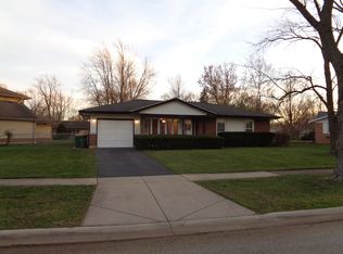 948 Carswell Ct, Elk Grove Village, IL 60007