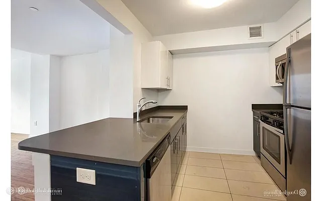 Rented by Douglas Elliman | media 21