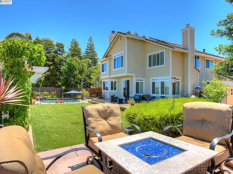 3644 Glasgow Cir — Photo 33