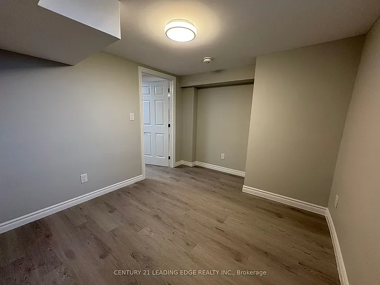 22 Greenwood Ave #LOWER — Photo 6