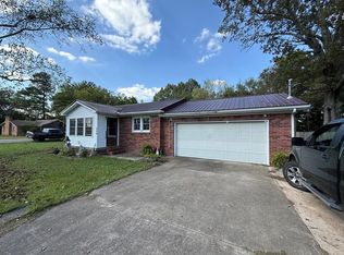 236 E Chestnut St, Puryear, TN 38251