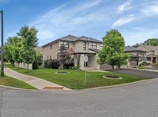 51 Bridle Crest Ct, Ottawa, ON K2M 0H5