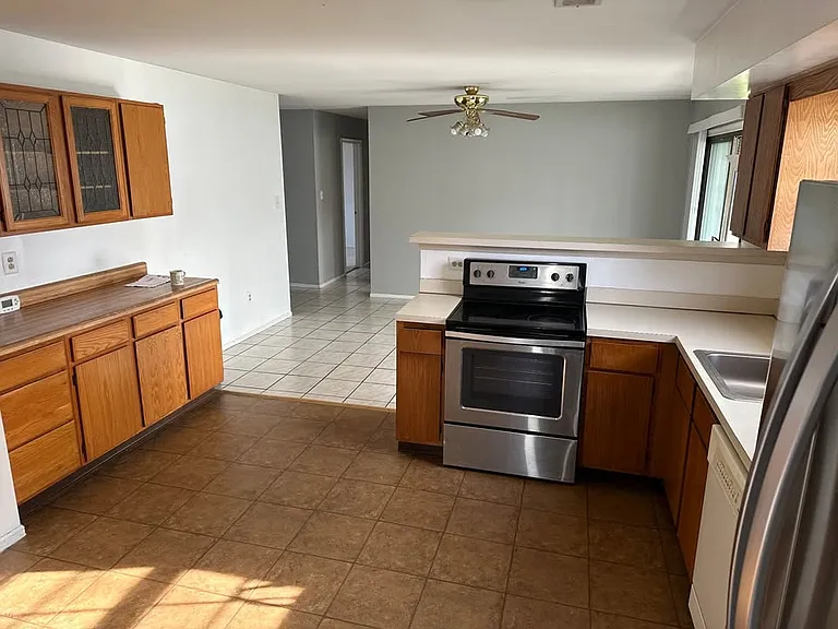 10 Chestnut Dr — Photo 8