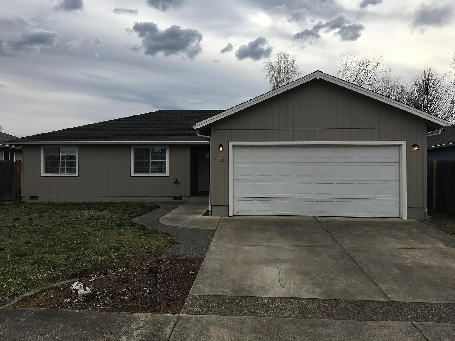 1441 Vista Dr photo 1
