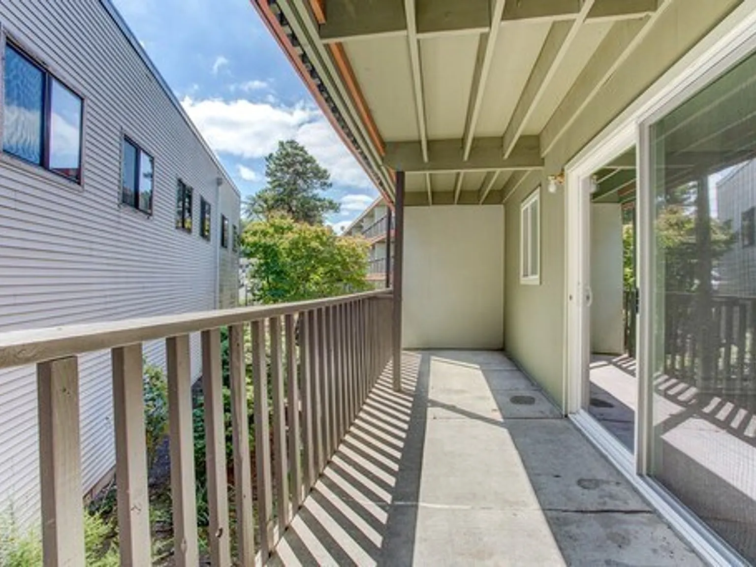 Barbur Place SE Portland — Photo 3