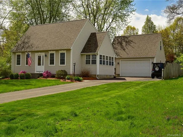 31 1st Street, Suffield, CT 06078