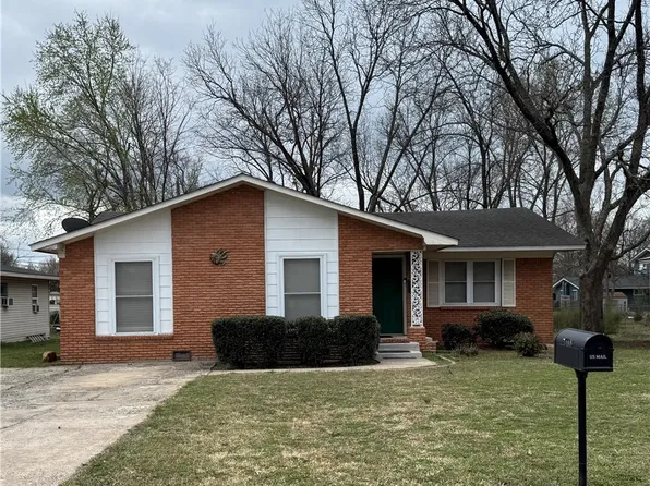 1008 E I St, Russellville, AR 72801