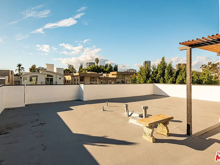 1610 S Beverly Glen Blvd #10 — Photo 8