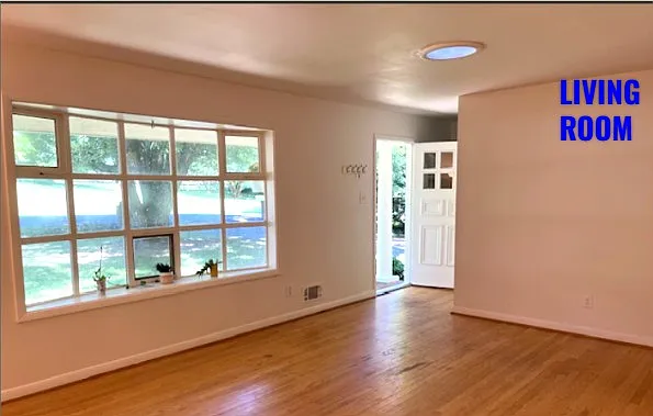 Main Level: Front entryway
