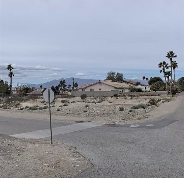 2nd image of 477 Radwick Dr