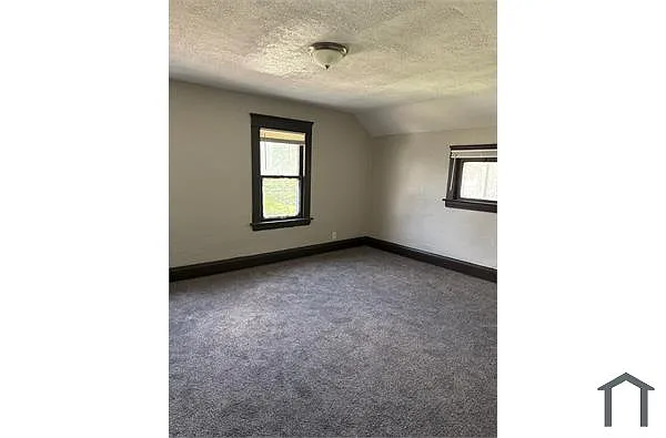 9400 Way Ave photo 1