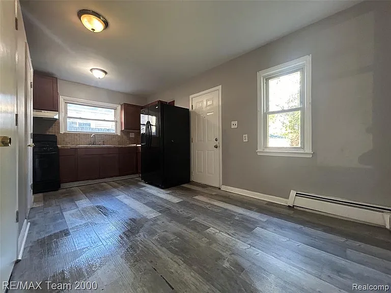 8656 Nightingale Ave — Photo 5