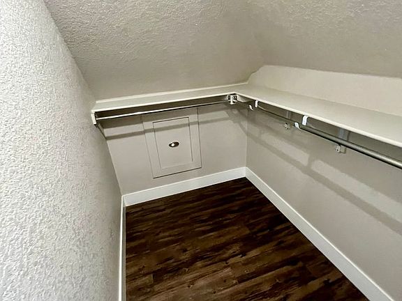 5th image of 1559 Vine St APT 8