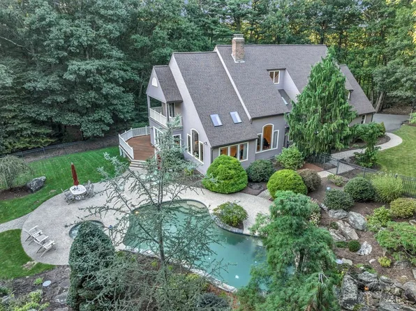 72 Golden Run Rd, Bolton, MA 01740