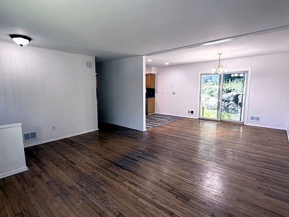 5th image of 36 Mountain Ave