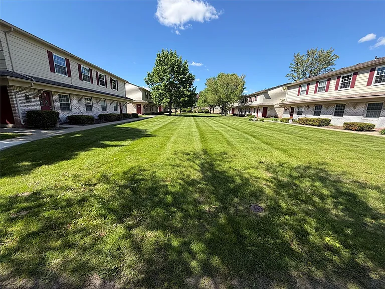 204 Princeton Dr — Photo 24