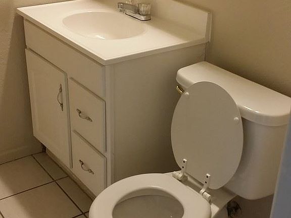5th image of 204 E 2nd Ave APT 01