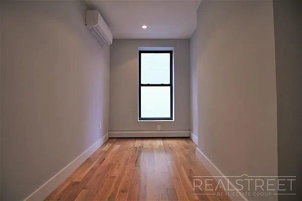 Rented by Real Street Inc | media 7