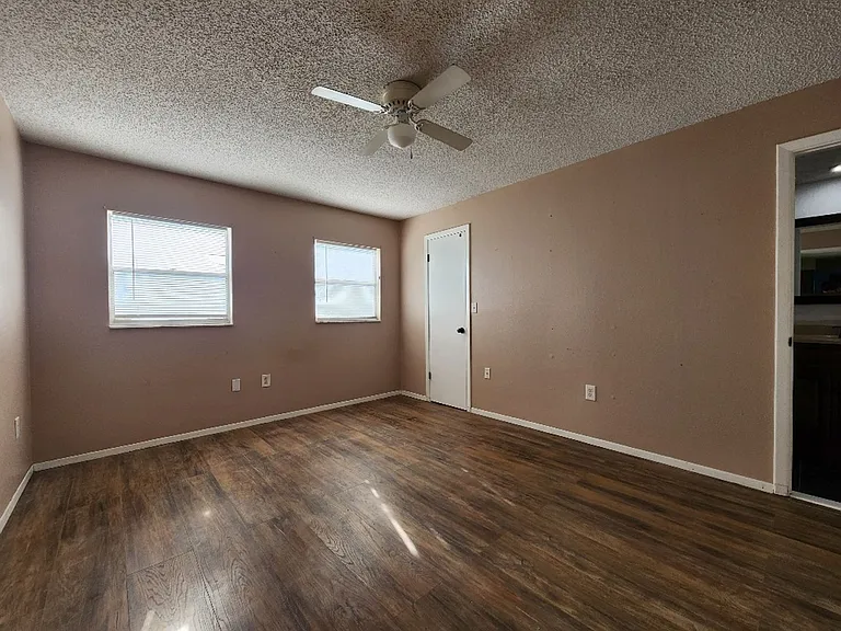 1425 Hathaway Ave — Photo 11