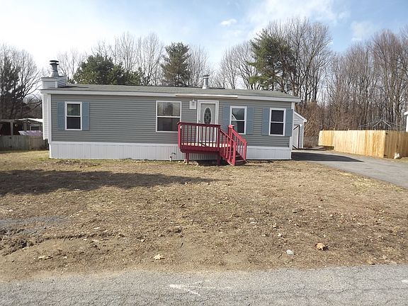 4th image of 27 Lakeside Dr