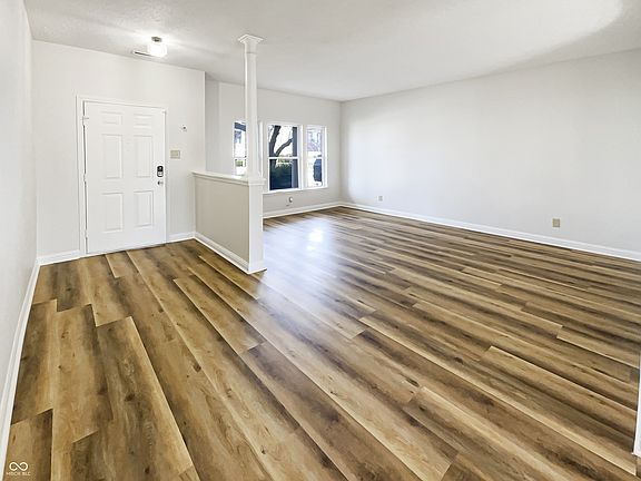 3rd image of 5895 Noble Dr