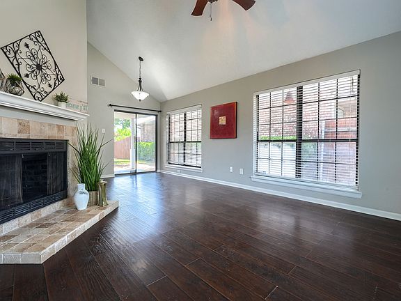 4th image of 4206 Phoenix Dr