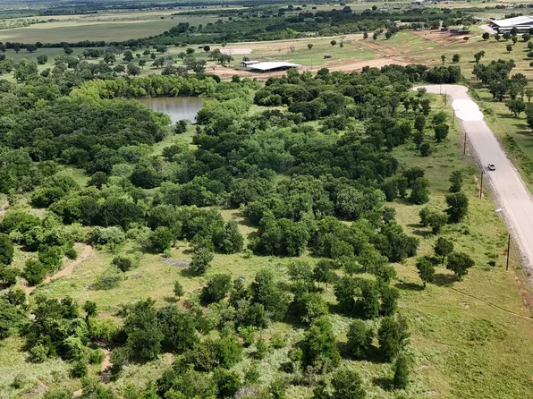 30 Oasis Ct, Graford, TX 76449
