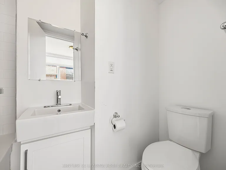 1A Leonard Ave #1 — Photo 17
