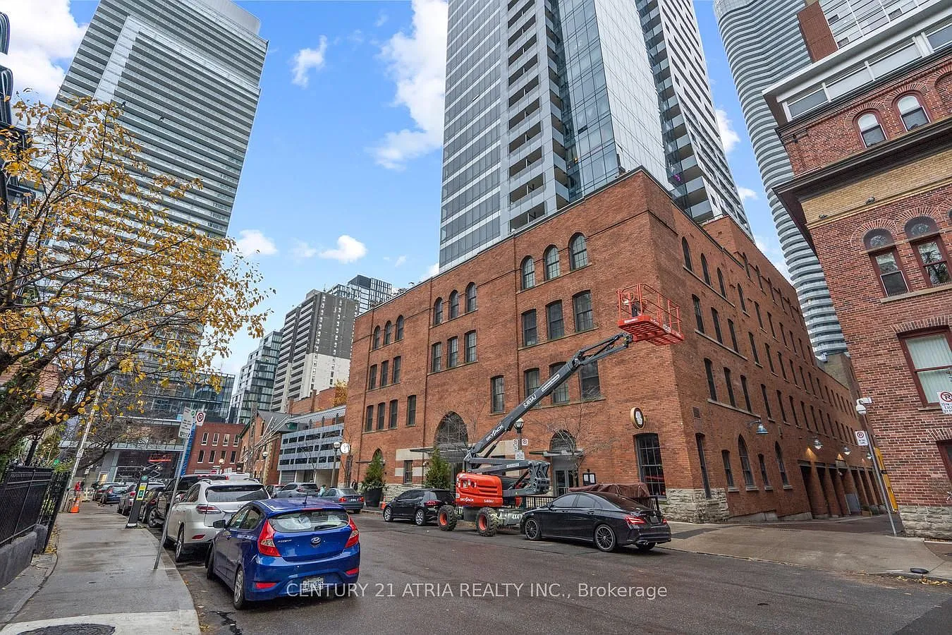 Five Condos — Photo 1