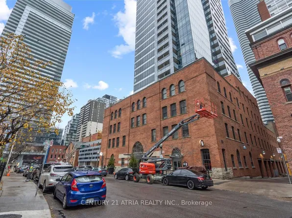 5 Saint Joseph St #207, Toronto, ON M4Y 0B6