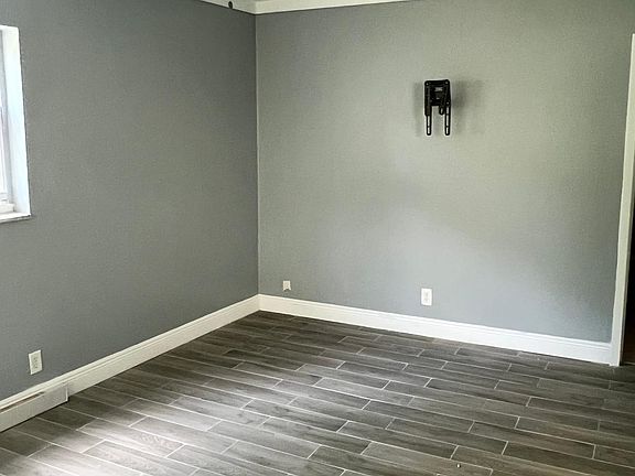 3rd image of 1435 SW 24th Ct APT B