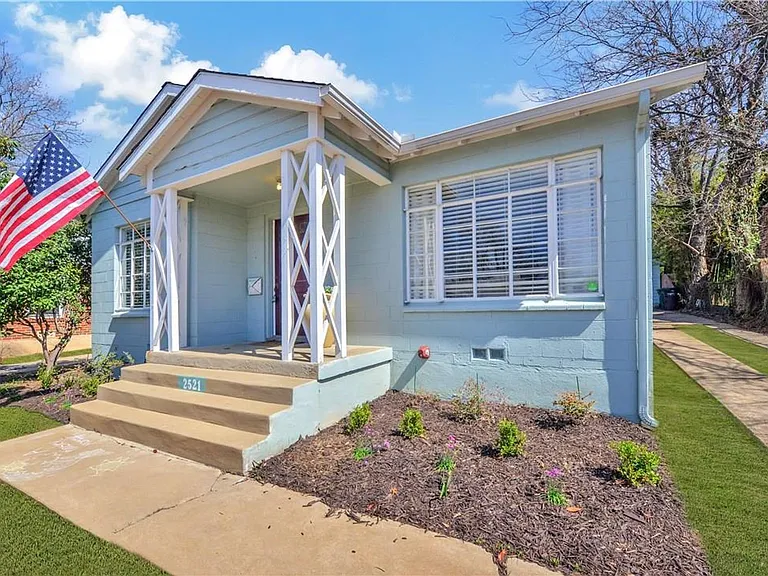 2521 Forest Park Blvd — Photo 1