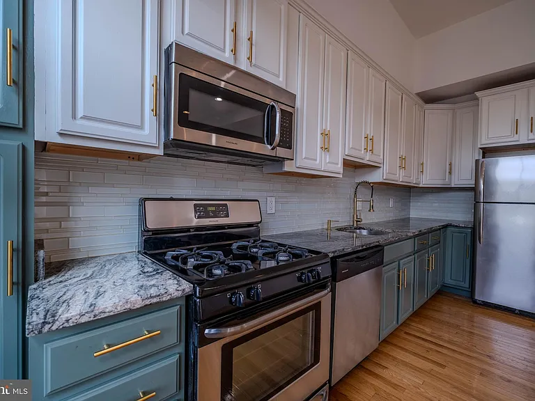 1629 L St NE #305 — Photo 12