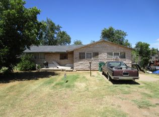 109 E 14th St, Quanah, TX 79252