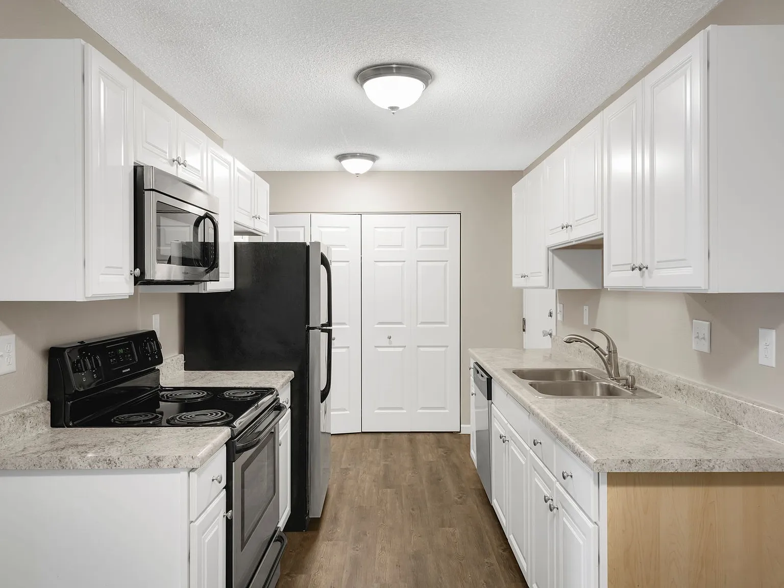 Hearthwood Apartments — Photo 4