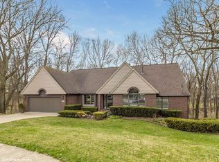 7030 Rocklyn Cir, Urbandale, IA 50322