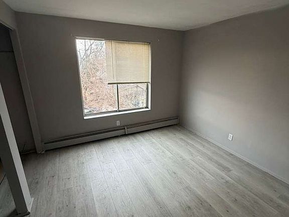 2nd image of 16818 Grovewood Ave #10